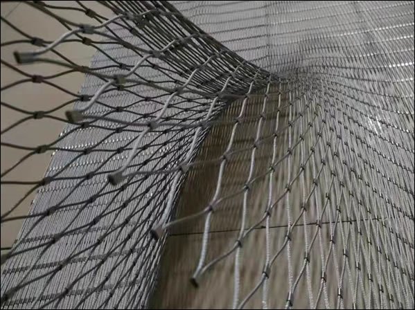 Flexible Design Capabilities of Cable Net Rope Mesh for Custom Installations
