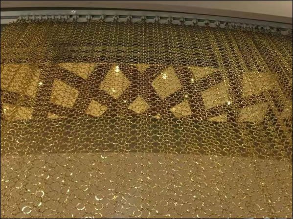 Gold Anodized Ring Mesh Drapery for Hotel and Theater Ceilings